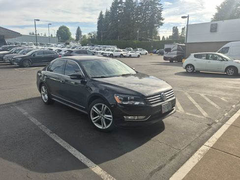 Used 2014 Volkswagen Passat 1.8T SEL Premium FWD image 3