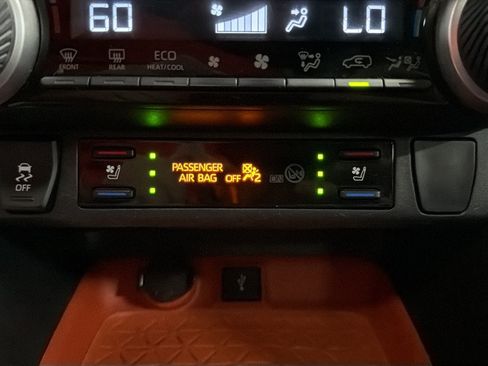 Used 2020 Toyota RAV4 Adventure w/ Convenience Package AWD/4WD image 30