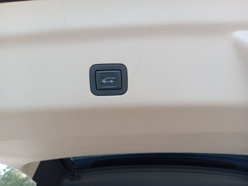 Certified 2024 Cadillac Escalade ESV Premium Luxury AWD/4WD image 28