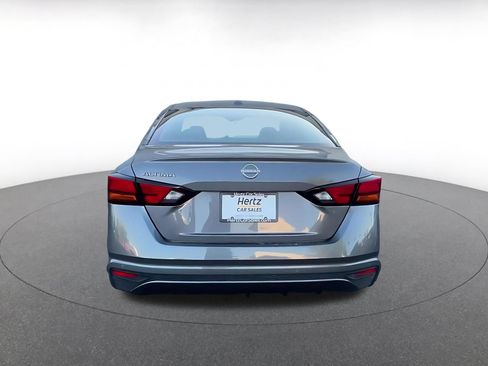 Used 2025 Nissan Altima 2.5 SV FWD image 12