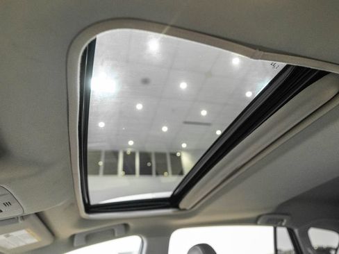 Used 2015 Toyota RAV4 Limited w/ Technology Package AWD/4WD image 23