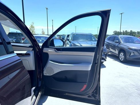 Used 2025 Hyundai Palisade Limited image 19