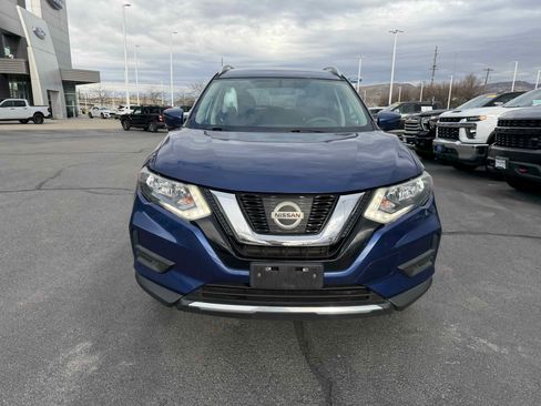 Used 2017 Nissan Rogue SV image 11