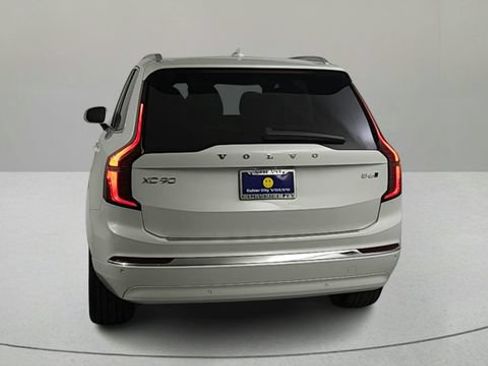 Certified 2026 Volvo XC90 B6 Plus w/ Protection Package Premier AWD/4WD image 5