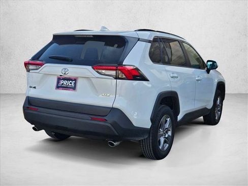 Used 2025 Toyota RAV4 XLE FWD image 5