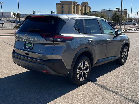 Used 2023 Nissan Rogue SV image 8