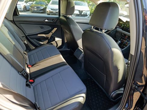 Used 2025 Volkswagen Jetta SE w/ Sunroof Package FWD image 30