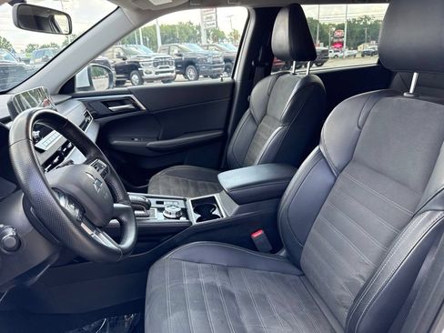 Used 2024 Mitsubishi Outlander SE FWD image 40