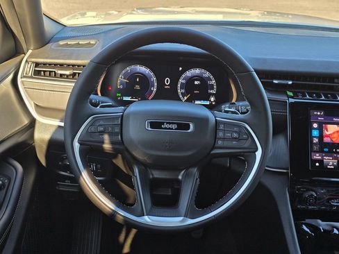 New 2025 Jeep Grand Cherokee Laredo X w/ Luxury Tech Group I image 6