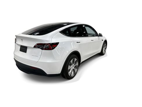 Certified 2023 Tesla Model Y Long Range AWD/4WD image 6