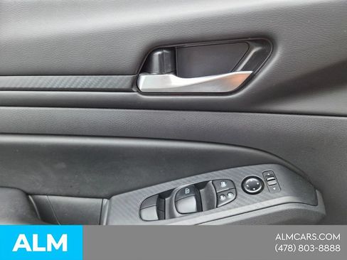 Used 2025 Nissan Altima 2.5 SV FWD image 23