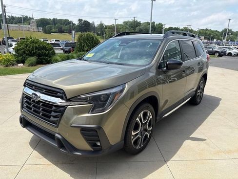 Used 2024 Subaru Ascent Limited w/ Technology Package AWD/4WD image 3