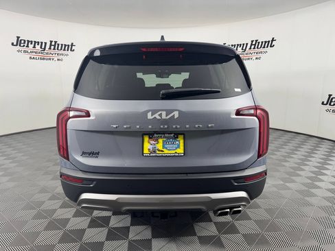Used 2022 Kia Telluride EX w/ Towing Package FWD image 7