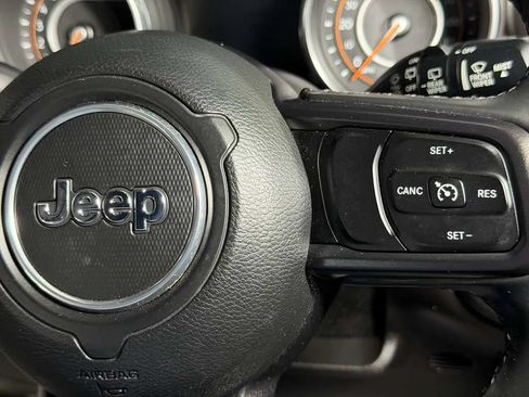 Used 2018 Jeep Wrangler Unlimited Sport S AWD/4WD image 28