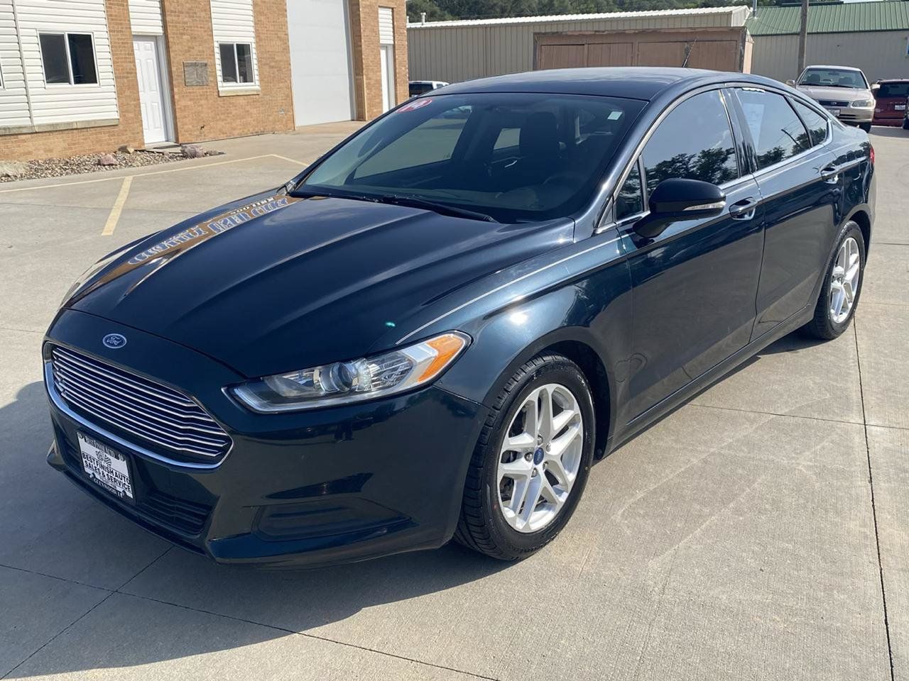 Used 2014 Ford Fusion SE FWD image 2