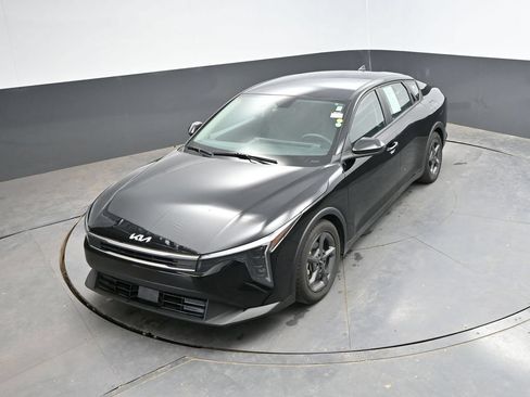 Used 2025 Kia K4 FWD image 25