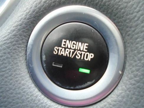 Used 2019 Chevrolet Traverse LT image 9