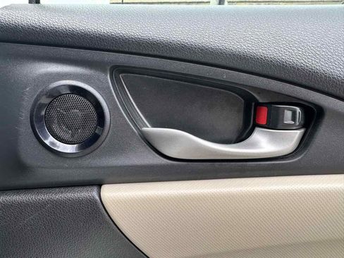 Used 2019 Honda Civic EX image 36