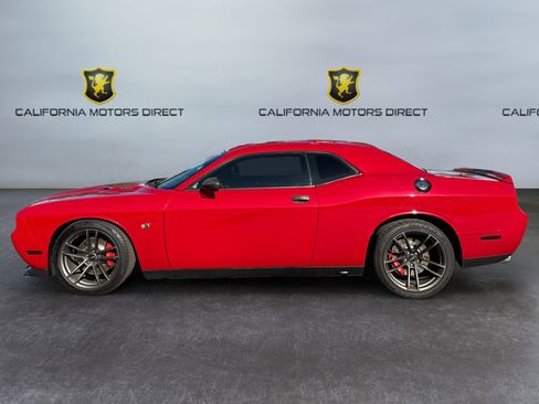 Used 2012 Dodge Challenger SRT8 w/ Premium Sound Group image 2