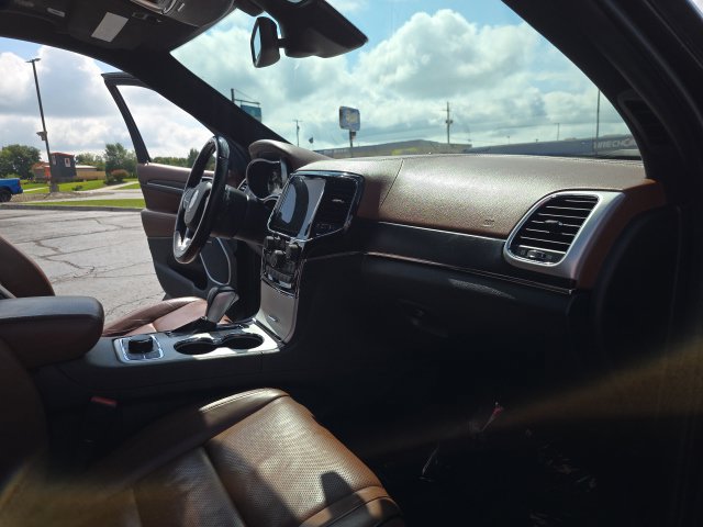 Used 2021 Jeep Grand Cherokee Summit w/ Platinum Series Group AWD/4WD image 41
