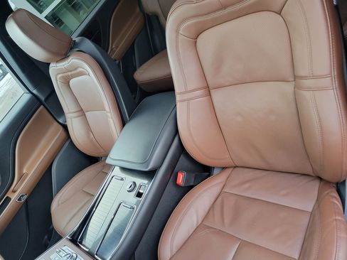 Certified 2023 Lincoln Aviator Reserve w/ Equipment Group 201A image 31