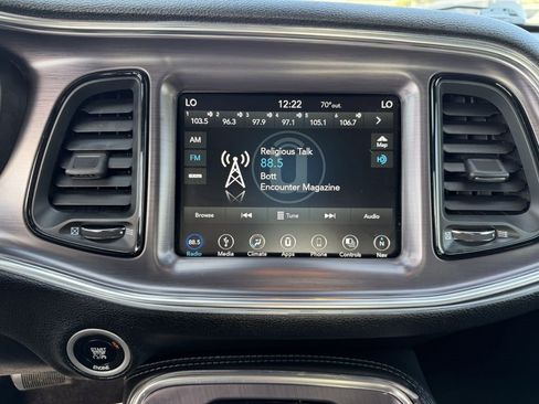 Used 2016 Dodge Challenger SXT image 16