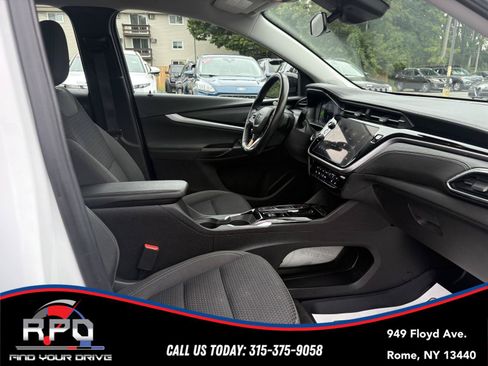 Used 2023 Chevrolet Bolt EUV Premier w/ Sun & Sound Package FWD image 23