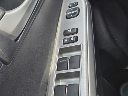 Used 2012 Toyota Camry SE FWD image 21