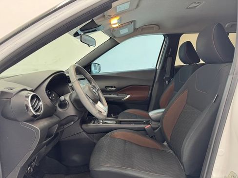 Used 2021 Nissan Kicks SR w/ Exterior Package FWD image 19