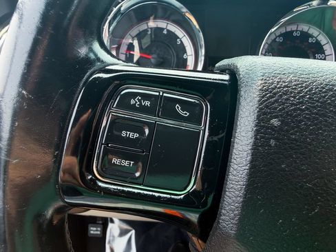 Used 2019 Dodge Grand Caravan SXT FWD image 24