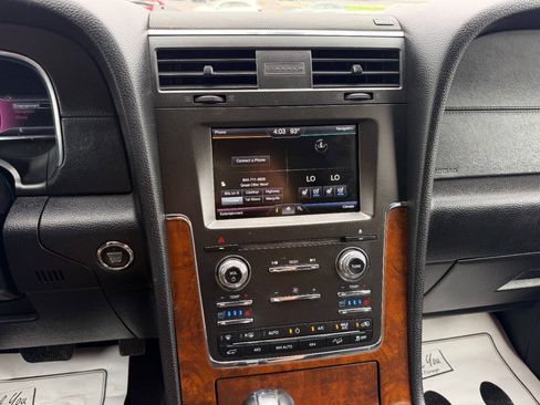 Used 2015 Lincoln Navigator 4WD image 43