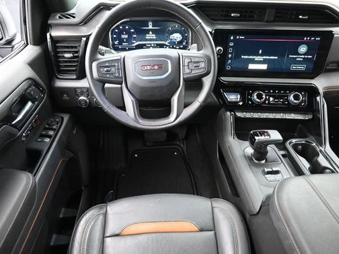 Used 2025 GMC Sierra 1500 AT4 image 13