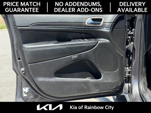 Used 2017 Jeep Grand Cherokee Limited image 12