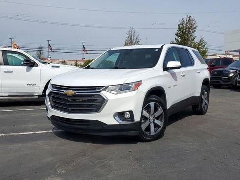 Used 2021 Chevrolet Traverse LT w/ LT Premium Package FWD image 32