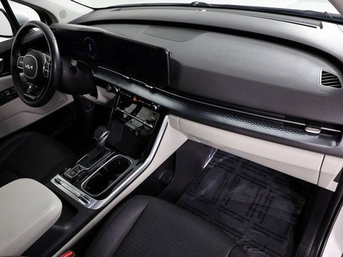 Used 2024 Kia Carnival SX Prestige image 31