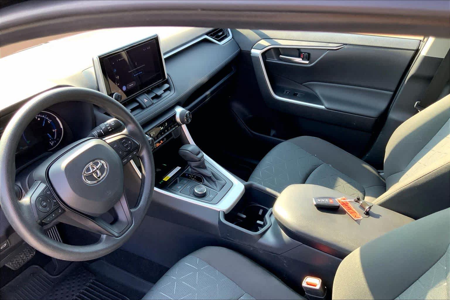 Used 2025 Toyota RAV4 XLE w/ Convenience Package AWD/4WD image 16