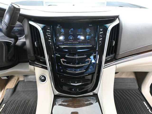 Used 2017 Cadillac Escalade ESV 4WD image 27