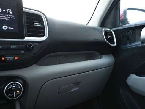 Used 2024 Hyundai Venue SEL FWD image 27