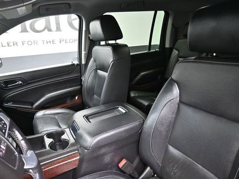 Used 2019 GMC Yukon XL SLT image 16