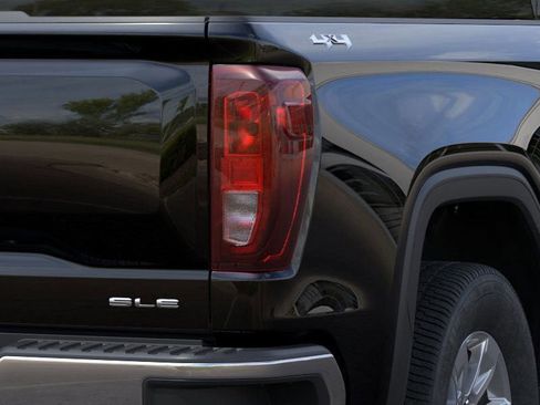 New 2026 GMC Sierra 1500 SLE image 11