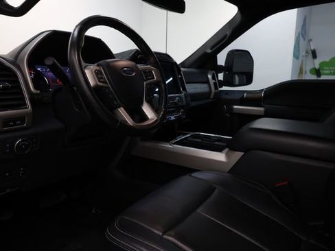 Used 2022 Ford F250 Lariat w/ Black Appearance Package image 88