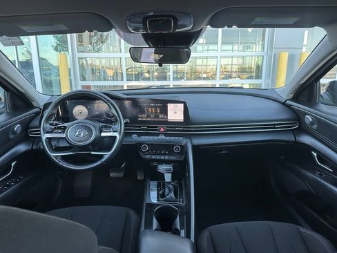 Used 2023 Hyundai Elantra SEL w/ Convenience Package image 19