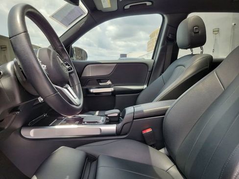 Used 2022 Mercedes-Benz GLB 250 image 25