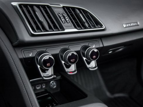 Used 2020 Audi R8 V10 image 30