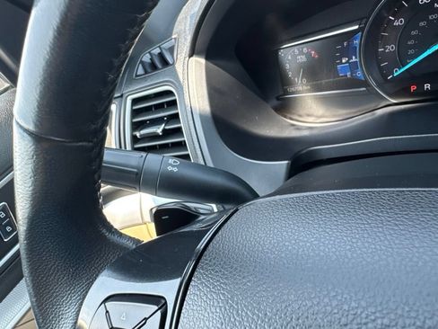 Used 2017 Ford Explorer XLT w/ Equipment Group 202A AWD/4WD image 25
