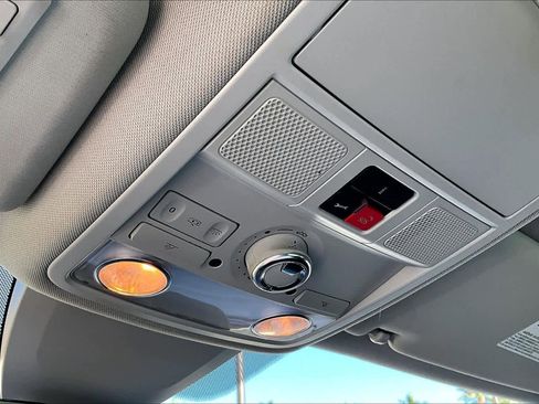 Used 2017 Volkswagen Passat 1.8T SEL Premium image 34