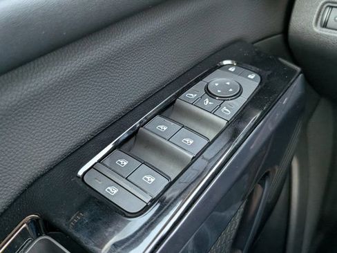 New 2026 Nissan Pathfinder Platinum FWD image 11