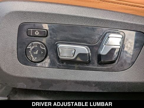 Used 2023 BMW X7 xDrive40i w/ M Sport Package AWD/4WD image 19