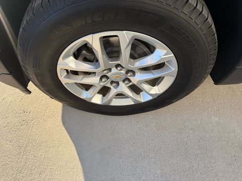 Used 2019 Chevrolet Traverse LT image 9