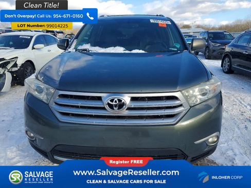 Used 2012 Toyota Highlander SE w/ Tow Pkg image 7